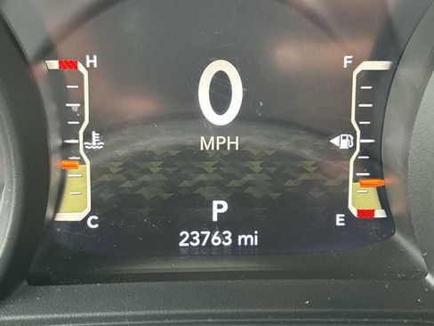 Used 2024 Jeep Gladiator Rubicon w/ Technology Group image 11