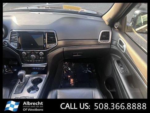 Used 2022 Jeep Grand Cherokee Limited image 23