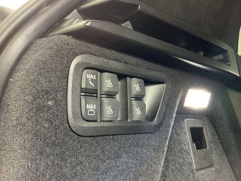 Certified 2025 BMW X7 xDrive40i AWD/4WD image 12