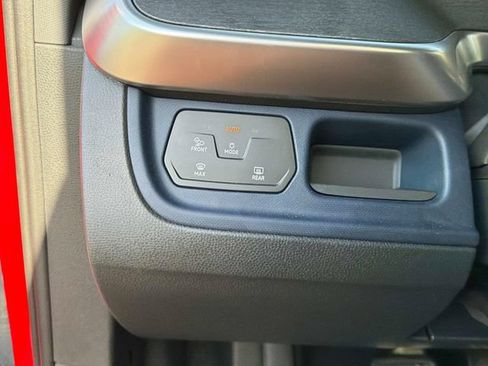 New 2025 Volkswagen ID. Buzz Pro S Plus RWD image 22