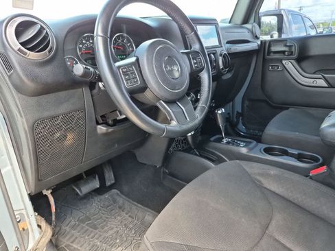 Used 2015 Jeep Wrangler Unlimited Sport w/ Quick Order Package 24S AWD/4WD image 2
