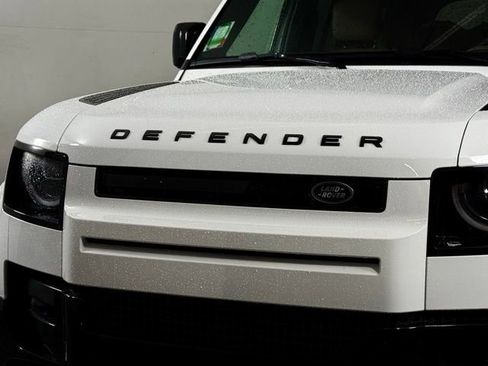 New 2026 Land Rover Defender 130 X-Dynamic SE image 12