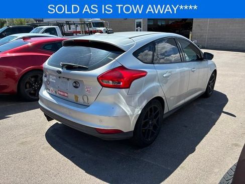 Used 2016 Ford Focus SE w/ Equipment Group 201A FWD image 4