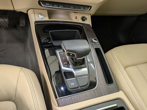 Used 2021 Audi Q5 Premium w/ Convenience Package image 20