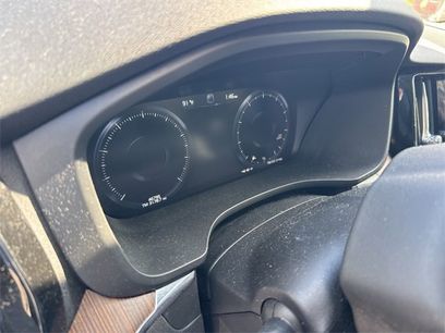 Used 2021 Volvo XC60 T5 Momentum w/ Protection Package Premier