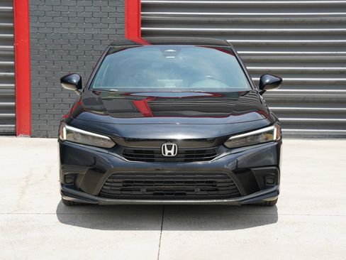 Used 2022 Honda Civic Sport image 2