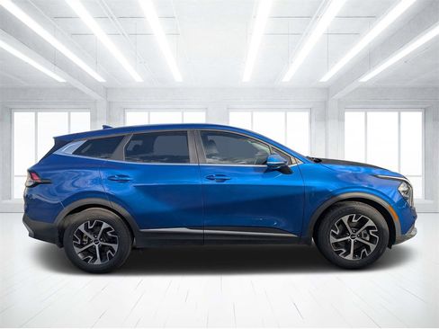 Used 2023 Kia Sportage EX image 2
