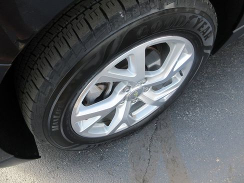 Certified 2020 Chevrolet Equinox LT AWD/4WD image 14