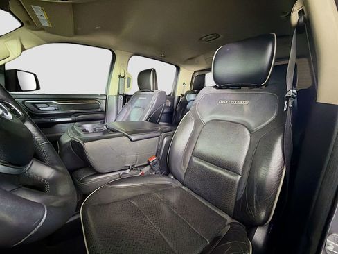 Used 2019 RAM 1500 Laramie AWD/4WD image 13