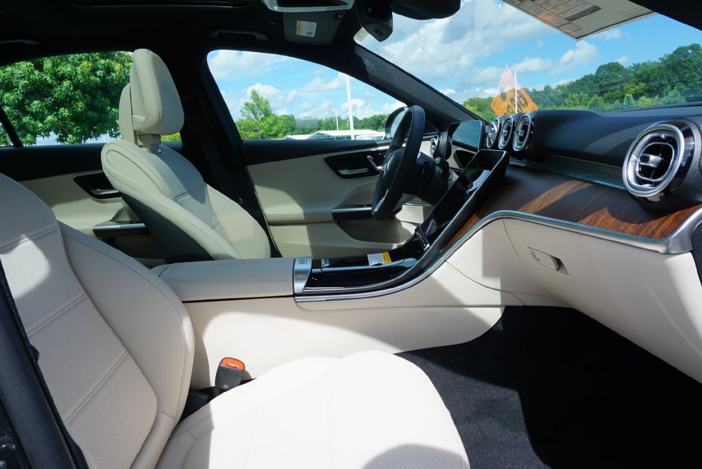 Used 2025 Mercedes-Benz C 300 4MATIC Sedan image 66