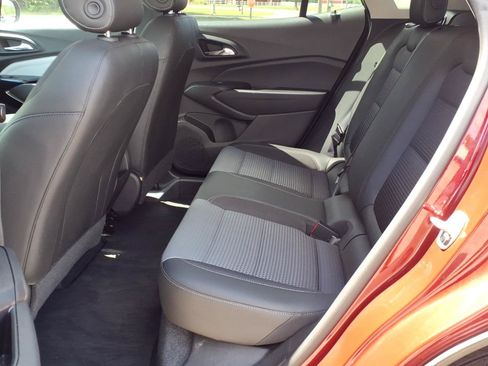 Used 2024 Chevrolet Trax LT w/ Driver Confidence Package FWD image 11