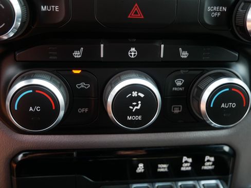 Used 2019 RAM 1500 Big Horn AWD/4WD image 23