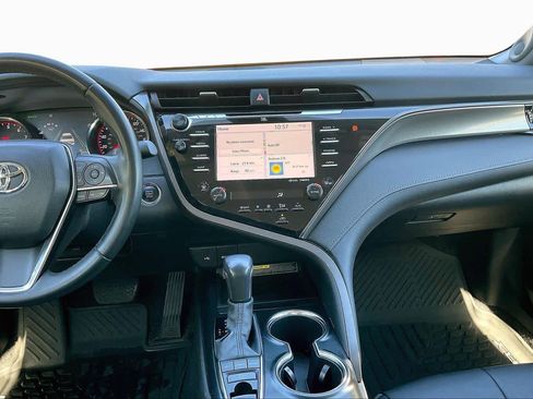 Used 2020 Toyota Camry XSE image 6