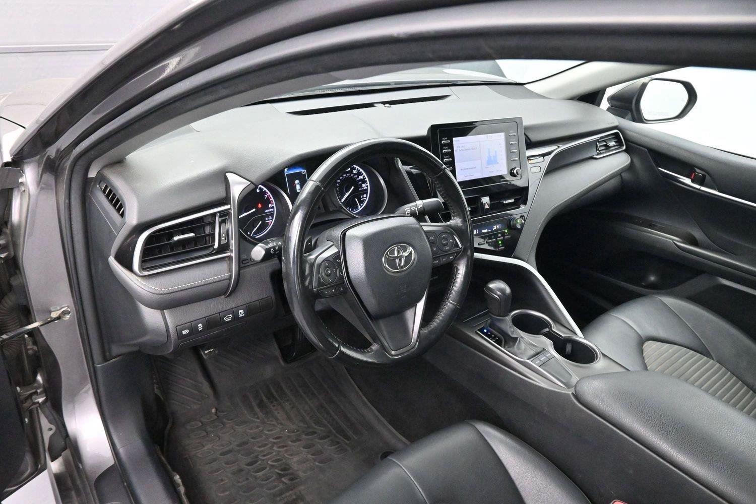 Used 2023 Toyota Camry SE FWD image 12