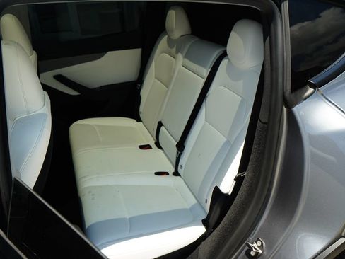 Used 2026 Tesla Model Y AWD image 16