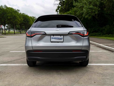 Certified 2026 Honda HR-V LX image 8