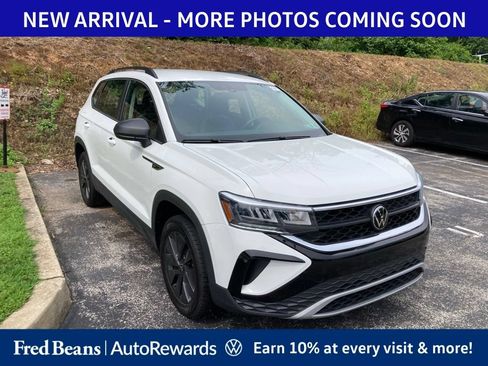 Used 2023 Volkswagen Taos S FWD image 1