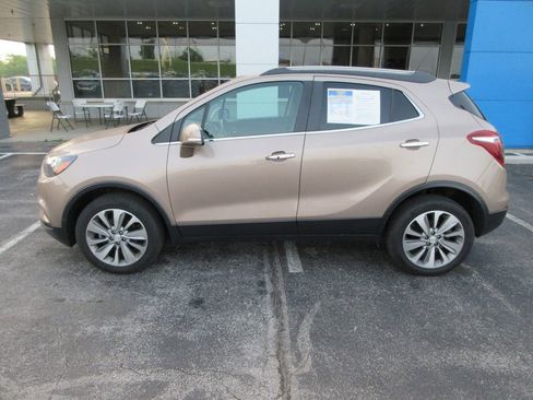 Used 2019 Buick Encore Preferred AWD/4WD image 2