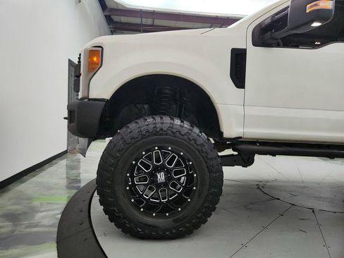 Used 2017 Ford F250 Lariat w/ Lariat Ultimate Package AWD/4WD image 29