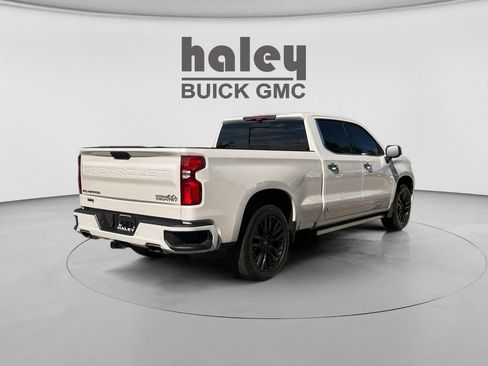 Used 2024 Chevrolet Silverado 1500 High Country w/ High Country Premium Package AWD/4WD image 5