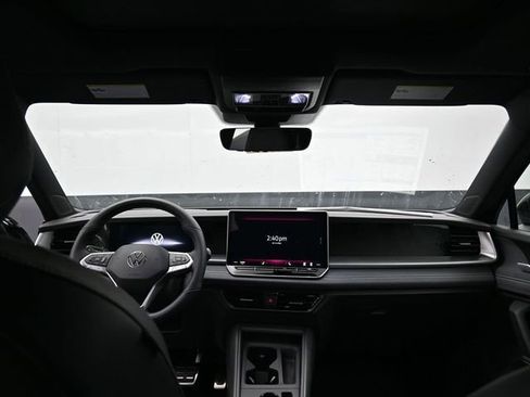New 2026 Volkswagen Tiguan SE R-Line FWD image 10