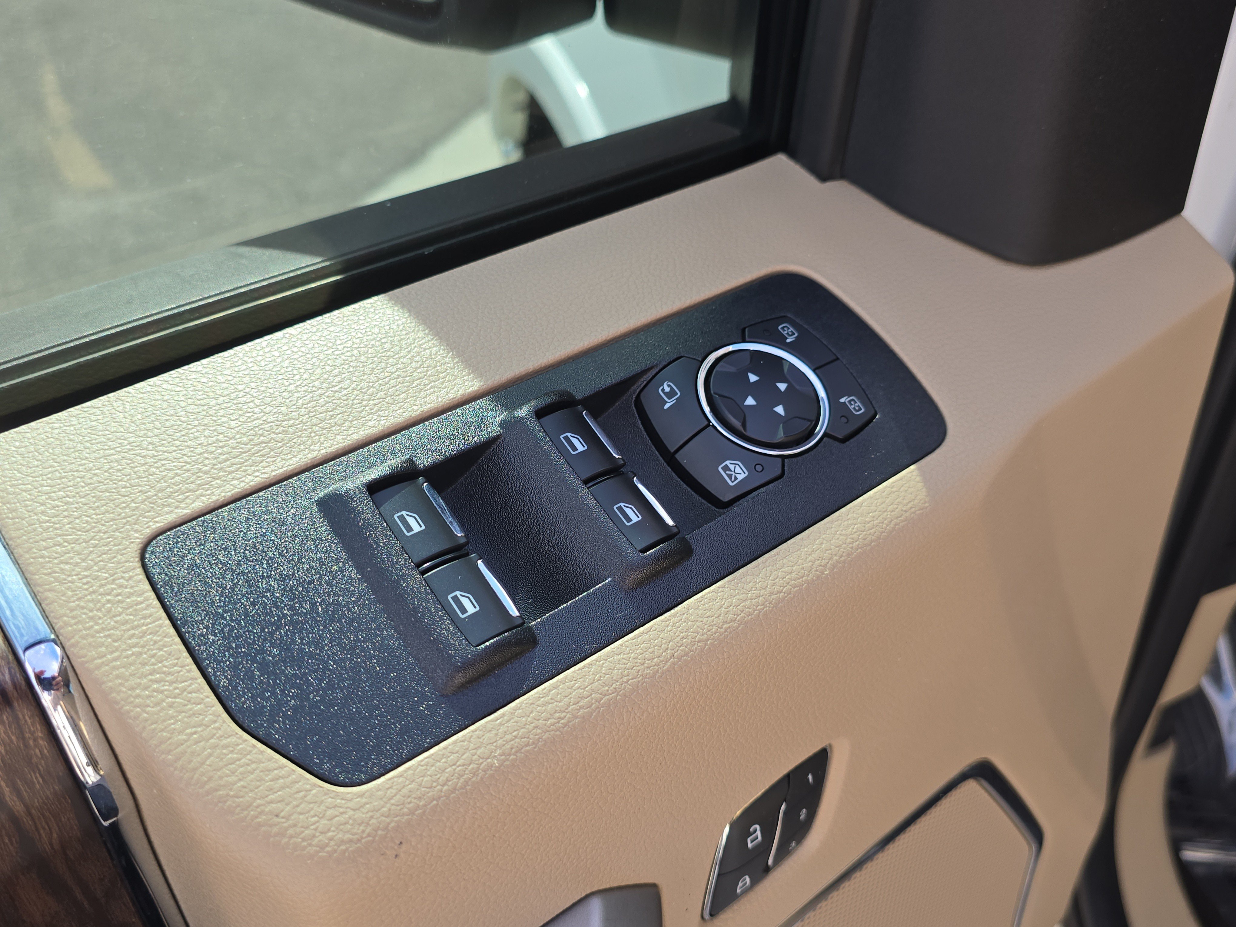 Used 2020 Ford F150 Lariat RWD image 17
