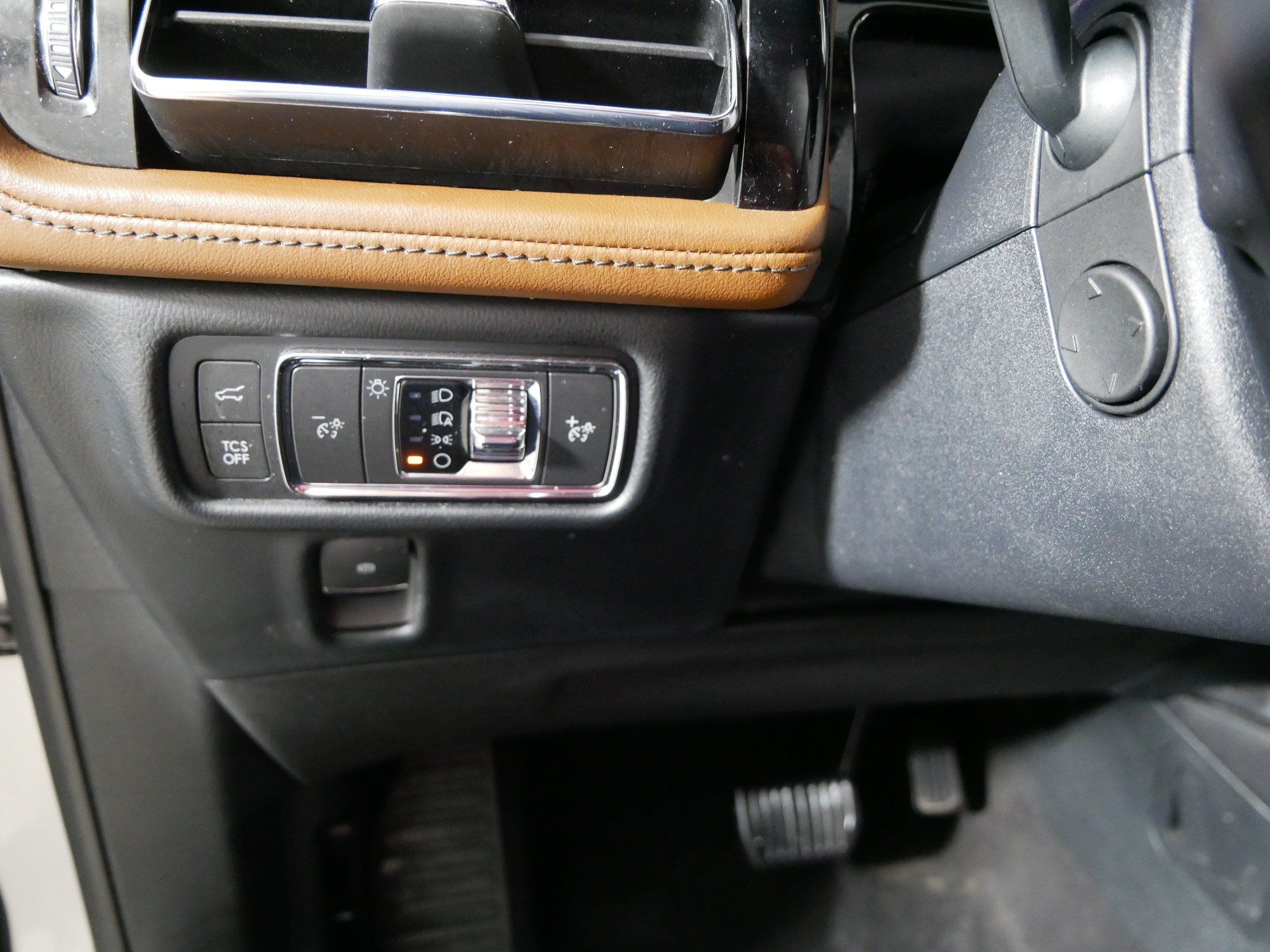 Used 2022 Lincoln Nautilus Reserve AWD/4WD image 26