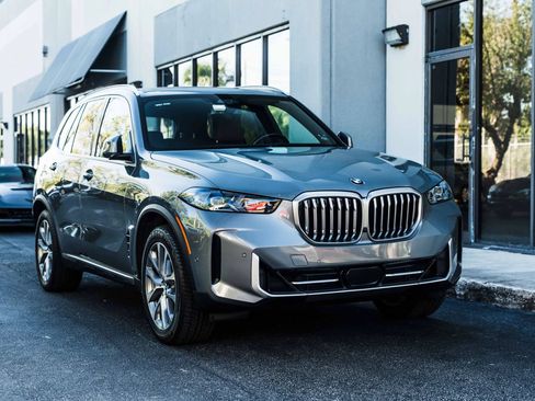 Used 2024 BMW X5 xDrive40i w/ Executive Package AWD/4WD image 2
