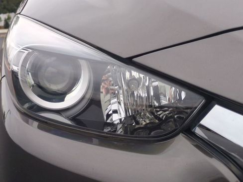 Used 2017 MAZDA MAZDA3 Touring image 10