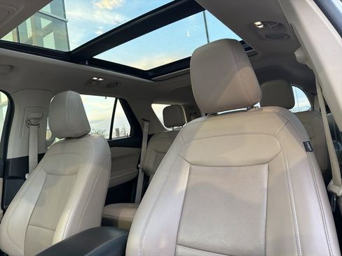 Used 2021 Ford Explorer Limited w/ Hybrid Equipment Group 310A image 5