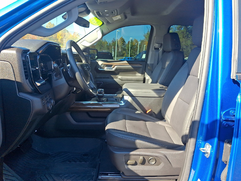 Used 2024 Chevrolet Silverado 1500 RST AWD/4WD image 14