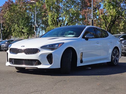 Used 2019 Kia Stinger GT2 image 10