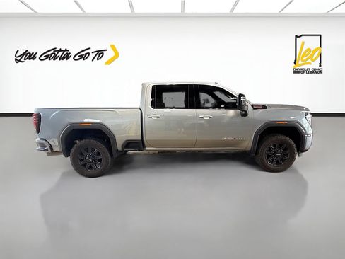 Used 2024 GMC Sierra 2500 AT4 w/ Technology Package AWD/4WD image 4