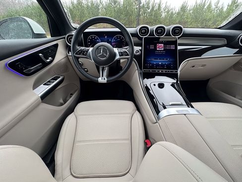 Used 2025 Mercedes-Benz GLC 300 GLC 300 image 4