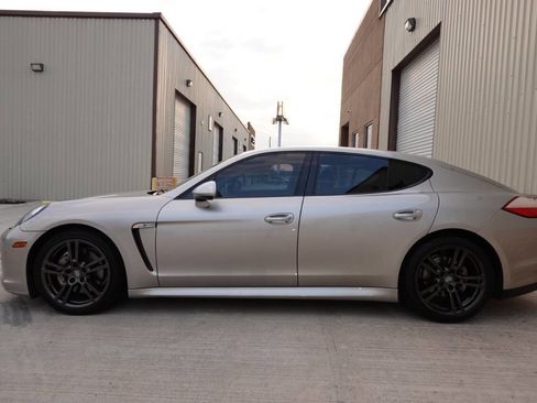 Used 2013 Porsche Panamera 4S image 6