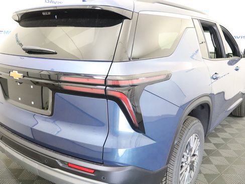 New 2026 Chevrolet Traverse LT w/ Driver Confidence Package FWD image 6
