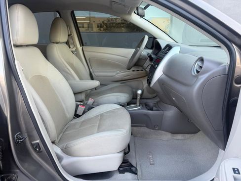 Used 2015 Nissan Versa SV FWD image 22