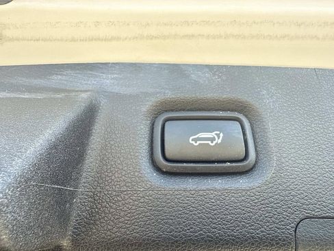 Used 2023 Hyundai Santa Fe SEL image 13