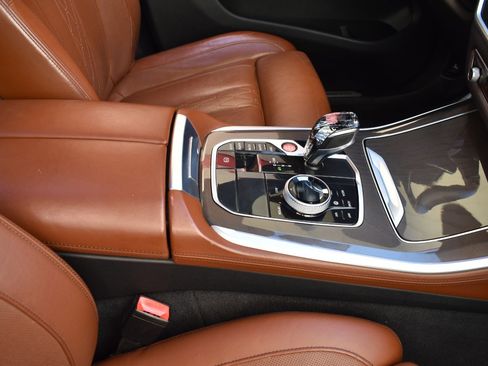Used 2022 BMW X5 sDrive40i w/ M Sport Package RWD image 19