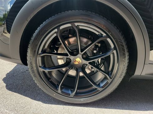 New 2026 Porsche Cayenne Coupe image 13