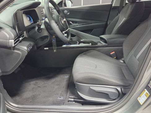 New 2026 Hyundai Elantra SE FWD image 5