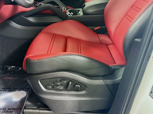 New 2026 Porsche Cayenne image 22