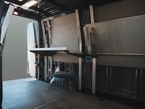 Used 2018 Mercedes-Benz Sprinter 2500 image 10