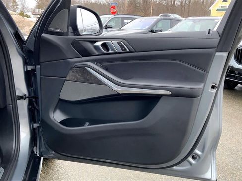 Used 2024 BMW X5 xDrive40i w/ Premium Package image 23