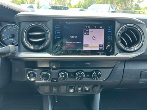 Used 2019 Toyota Tacoma TRD Sport AWD/4WD image 21