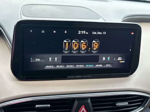 Used 2022 Hyundai Santa Fe Limited image 18