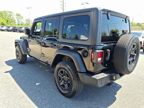 Used 2018 Jeep Wrangler Unlimited Sport AWD/4WD image 5