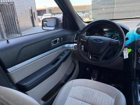Used 2019 Ford Explorer Base image 18