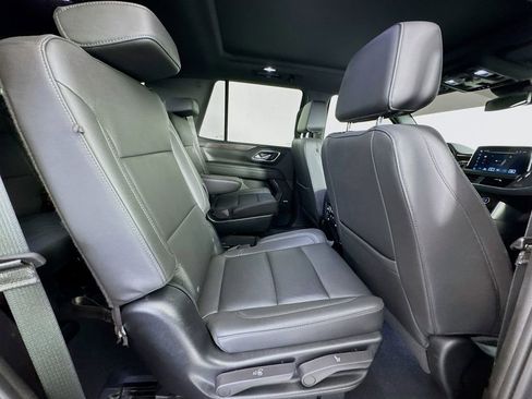 Used 2023 Chevrolet Tahoe Z71 w/ Luxury Package AWD/4WD image 32