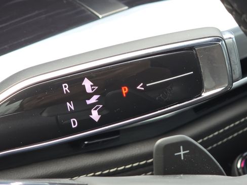 Used 2025 Cadillac Escalade ESV Sport w/ Touring Package image 21